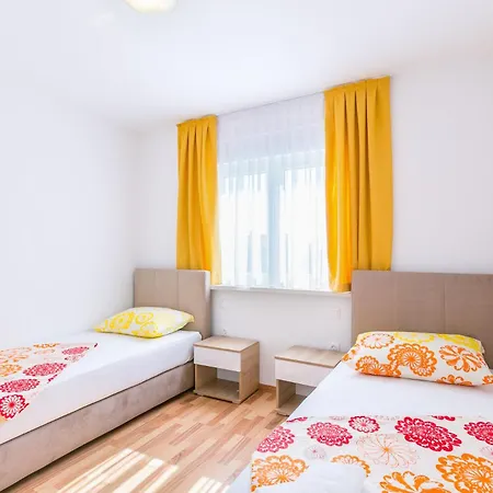 Dragan K3 - A1 First Floor - Mpolo * Medulin