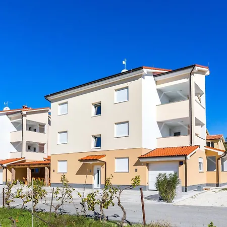 Dragan K3 - A1 First Floor - Mpolo * Medulin