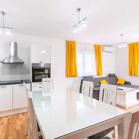 Apartment Dragan K3 - A1 First Floor - Mpolo Medulin