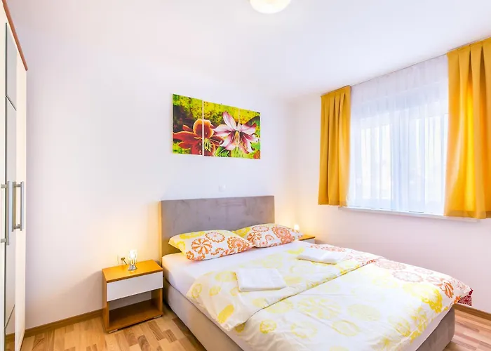 Dragan K3 - A1 First Floor - Mpolo 아파트 메덜린